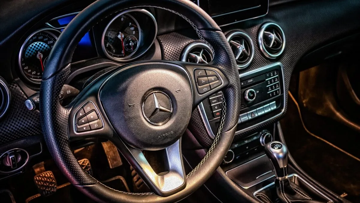 profit Mercedes-Benz