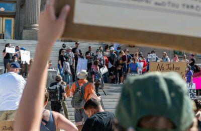 Haos în Australia: 5.000 de protestatari și amenzi de 5.500$ la vizita lui Herzog