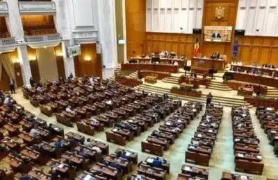Romania incepe restructurarea administatiei cu reduceri semnificative de personal