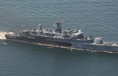 Român arestat la Hamburg după ce a pus 20 kg pietriș în motorul corvetei germane