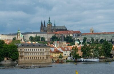 Polonia lansează știri în română pentru Moldova: 400 mil. euro, miza rusă în alegeri