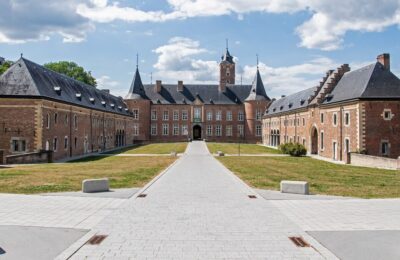 UE: summit de criză la castel. Planul 2028, singura replică la un atac al lui Trump