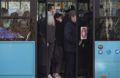 Transport gratuit pentru toți arădenii: Primarul cere modificarea a 2 legi până în iunie