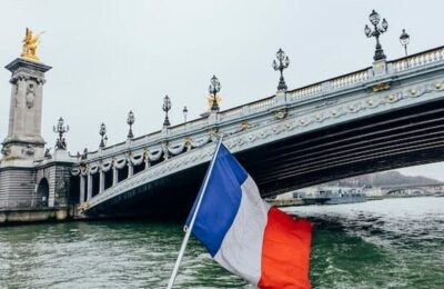 Franța se decide într-un vot crucial între Bardella și fostul premier