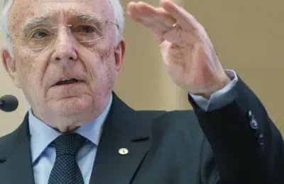 Mugur Isărescu: Un război extins în Orient ar avea impact grav în România