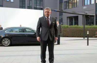 Controversatul Robert Fico vine la București pentru întâlniri cu Bolojan și Nicușor Dan