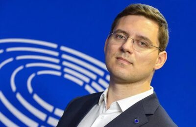 Victor Negrescu solicita UE masuri urgente pentru protectia romanilor din Orientul Mijlociu