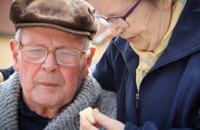 Pensionarii români primesc 1000 lei înainte de Paște în aprilie