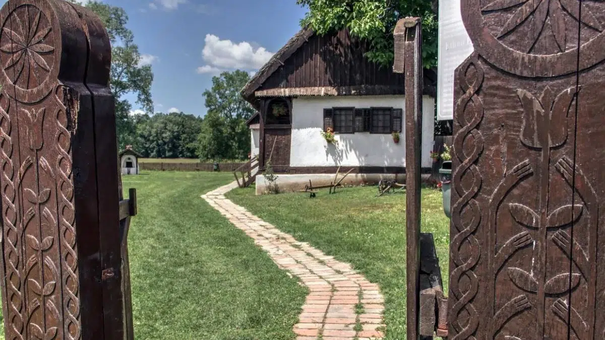 O familie care oferă o casă gratis, a primit 300 de apeluri în câteva ore