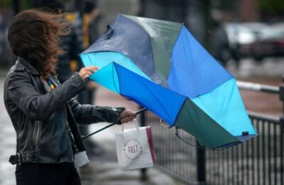 Alertă meteo în România vineri, cod galben pentru rafale de vânt în 9 județe