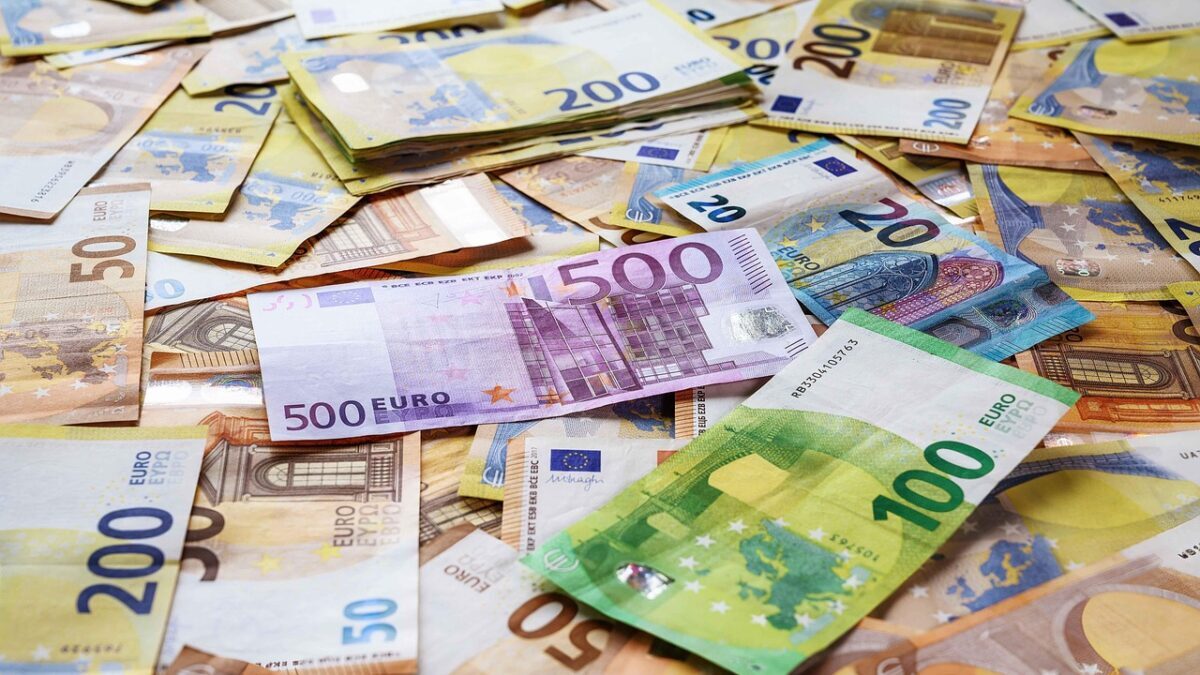 România se confruntă cu o gaură de 30 de miliarde euro în buget
