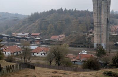 Șase persoane reținute după ce au furat 40.000 lei de la Mina Vulcan