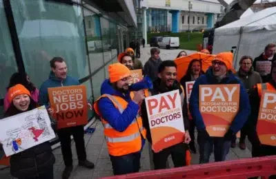 Negocieri sub presiune – guvernul amenință medicii cu retragerea a 4.000 de posturi