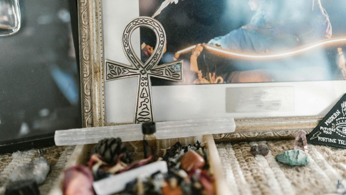 Horoscop vineri, 13 martie 2026 – previziuni pentru toate zodiile