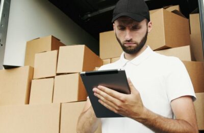 Românii sunt țintă pentru frauda cu mesaje de 2 lei care golesc conturile