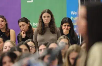 Studiu surpriza – extrovertitii sunt perceputi ca ascultatori mai buni