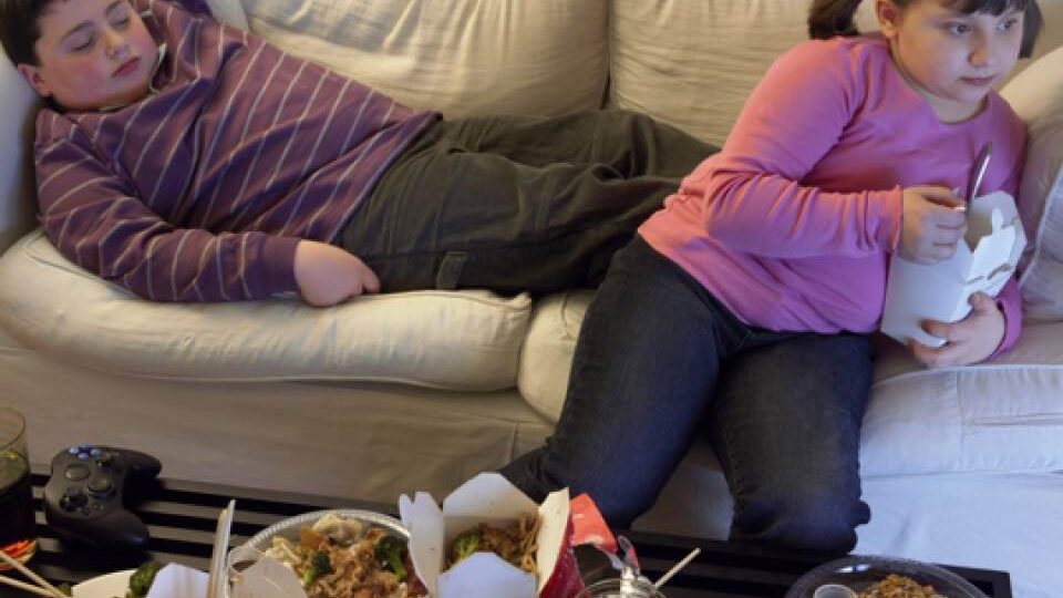 Aproape o treime din copiii de 8 ani sunt supraponderali în România