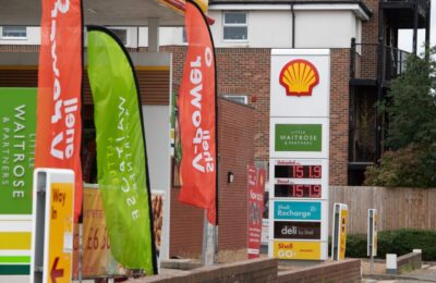 Acțiunile Shell cresc cu 5 procente și influențează prețul benzinei din România