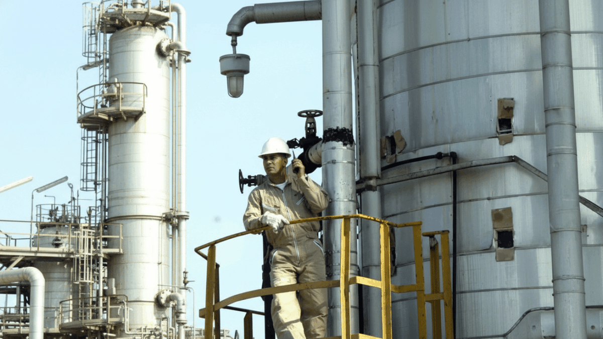 Criza energetică globală se intensifică după perturbări în ruta maritimă Hormuz