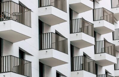 România se confruntă cu creșterea prețurilor apartamentelor de 16% anual