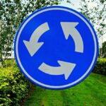 Nouă regulă de prioritate în sensul giratoriu intră în vigoare în 2026 pentru toți șoferii români