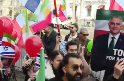 Zeci de iranieni protestează la București. Cer schimbarea regimului din Teheran