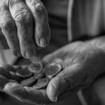 Recalcularea pensiilor 2026 poate aduce până la 400 lei în plus sau o reducere de 500