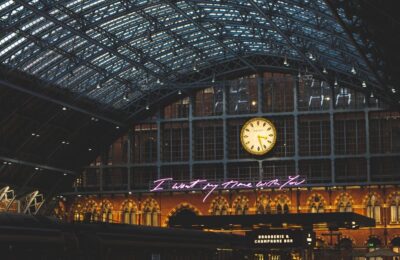 Bursele europene cad iar românii cu pensii private ar putea pierde bani grei