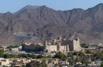 Haos pe aeroporturile din Oman expații dau zeci de mii pentru a pleca acasă