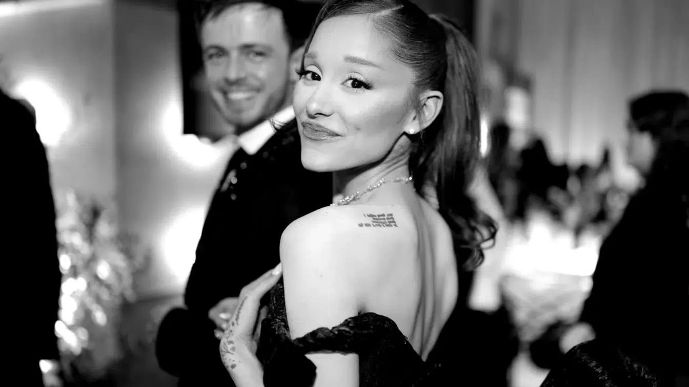 Ariana Grande anunță noul album Petal cu 12 piese pentru 31 iulie