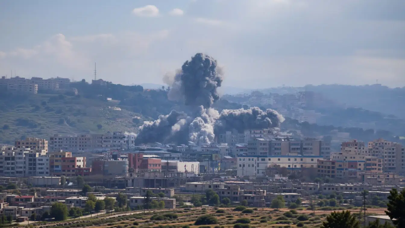 Fragil armistițiu de 2 săptămâni între SUA și Iran, petrolul scade sub 100 de dolari