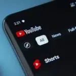 Pentru cine testează YouTube funcția AI Ask până pe 8 iunie?