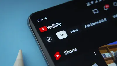 Pentru cine testează YouTube funcția AI Ask până pe 8 iunie?