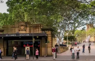 Într-o gară din Sydney un om a murit şi a fost ignorat de 100.000 de oameni care treceau zilnic pe lângă el
