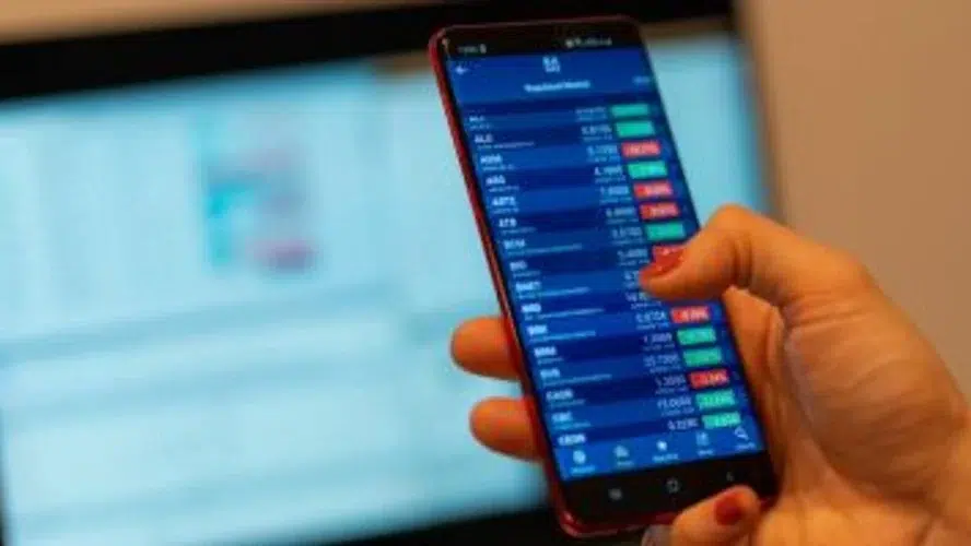 Criza politică lovește BVB care pierde 1,6% la deschiderea de marți