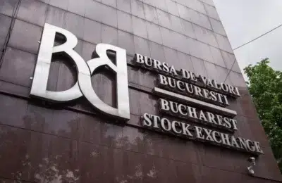 Bursa de la București rezistă șocului politic cu scăderi de până la 6%