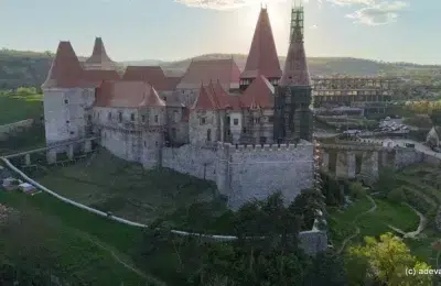 Descoperiri la Castelul Corvinilor, dezvăluie o istorie veche de 3 milenii