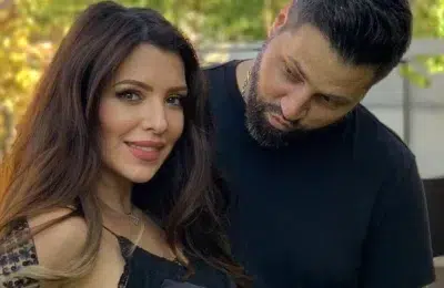 Celia, după o lună de la despărţire şi după 13 ani împreună, pleacă într-o excursie cu soţul şi copii