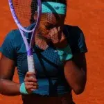 Coco Gauff a vomitat pe teren dar a învins-o pe Sorana Cîrstea cu 6-1 în decisiv