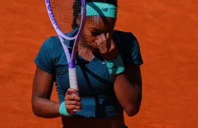 Coco Gauff a vomitat pe teren dar a învins-o pe Sorana Cîrstea cu 6-1 în decisiv