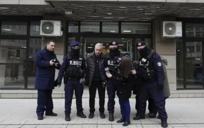 Șeful ARR care a fost prins cu 500.000 de euro în cutii de pantofi, contestă arestarea