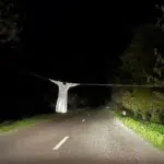 Pericol pe DJ 303 cu o sperietoare întinsă peste șosea care a șocat șoferii din Călărași