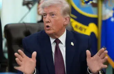 Doar 41% dintre americani mai aprobă politica lui Trump privind imigrația