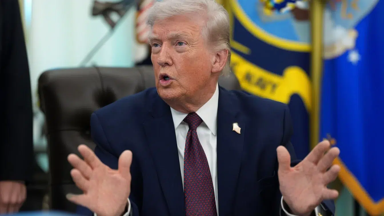 Doar 41% dintre americani mai aprobă politica lui Trump privind imigrația