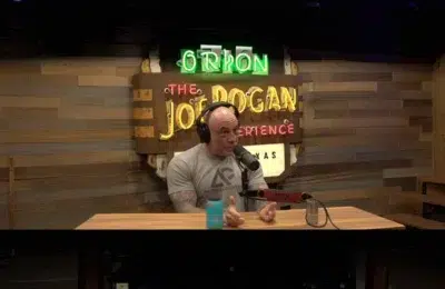 Joe Rogan râde de explicația lui Trump pentru imaginea cu Iisus – credea că e doctor