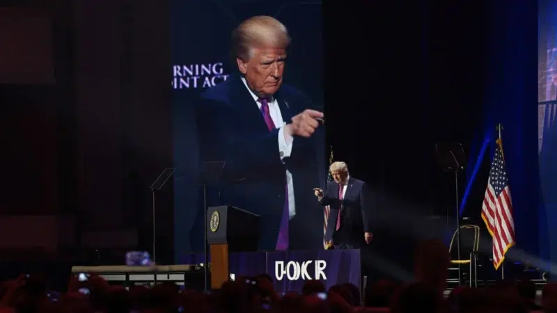 Trump atacă dur NATO și susține că alianța a fost absolut inutilă