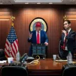 Trump a urlat ore în șir la consilieri și a fost exclus din camera de criză