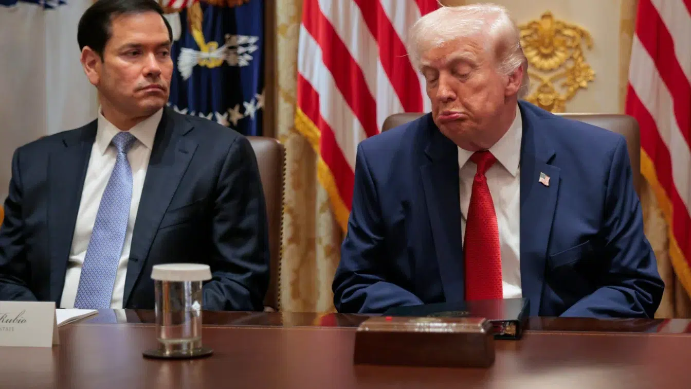 Aprobare de doar 37% Trump neaga ca Israel l-a impins in razboiul cu Iranul