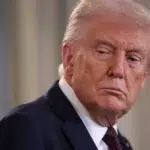 Peste 350 de jurnaliști protestează împotriva cinei lui Trump cu presa