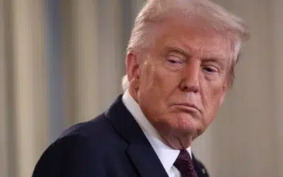 Peste 350 de jurnaliști protestează împotriva cinei lui Trump cu presa